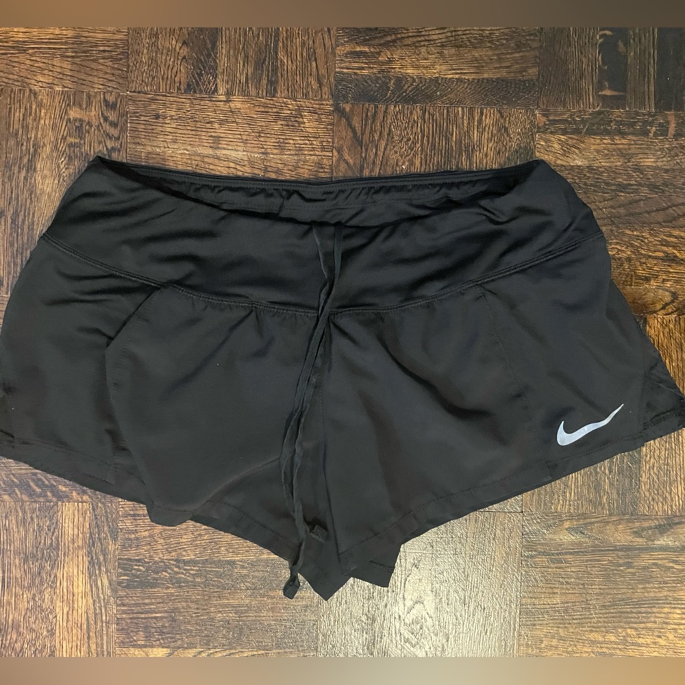 Women’s dry fit Nike lined running short, medium